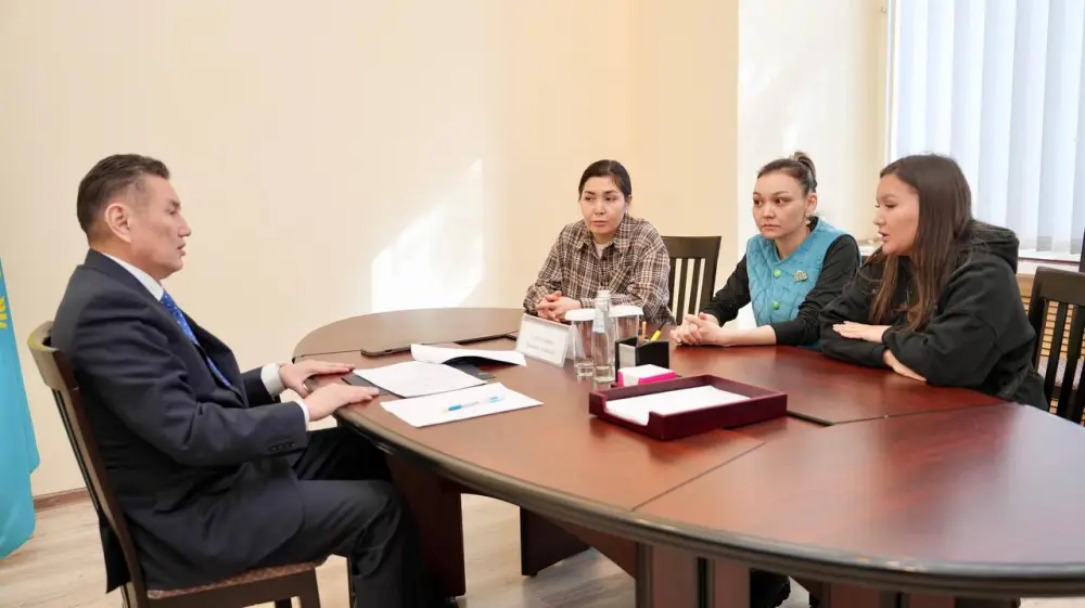 Аким ВКО на личном приеме рассмотрел обращения граждан (4)