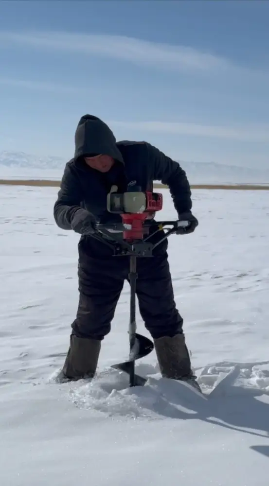 На озере Зайсан проведены работы по аэрации воды (3)