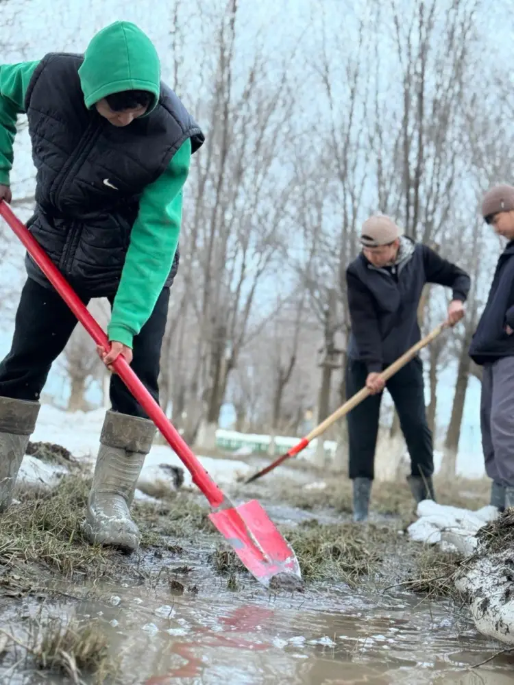 Волонтерская группа Экоқорғаушылар очистка родников высадка деревьев переработка отходов Астане