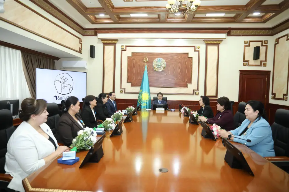 Награждение трудяг: признание вклада медсестер и учителей в общество Астане