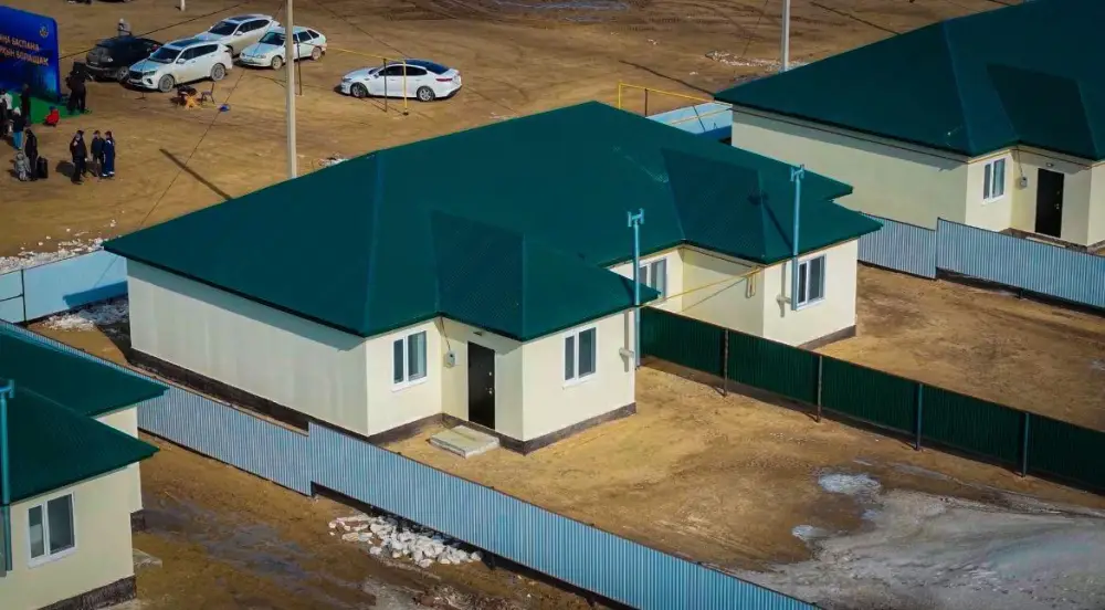 В Актюбинской области 30 семей получили ключи от новых домов (10)