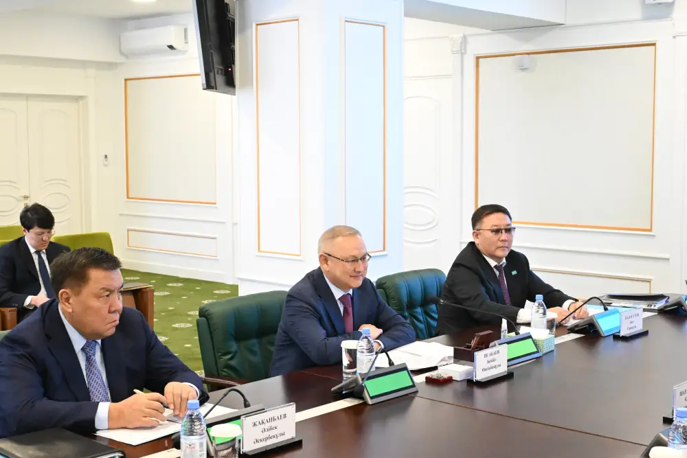 Бейбит Исабаев обсудил с руководством НПП «Атамекен» развитие МСБ региона (2)