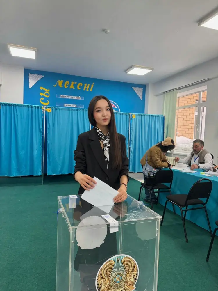 Важный шаг к гражданской ответственности: 18-летняя жительница Астаны впервые проголосовала Астане