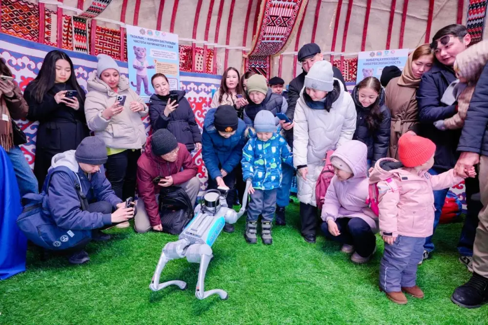 Кибергигиена, полицейский дрон и цифровая грамотность: юрта «Закон и порядок» заработала на Наурыз в Астане (5)