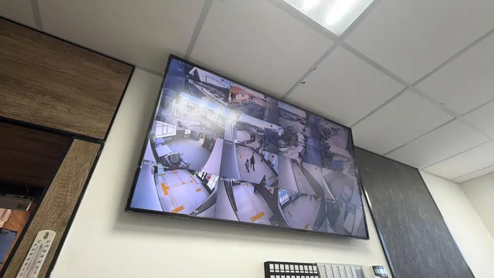 В Буландынском районе проверили ход реконструкции железнодорожного вокзала (2)