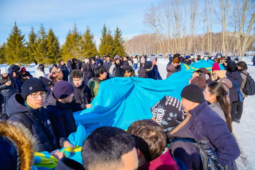 Более тысячи представителей молодежи поддержали новую Конституцию масштабным челленджем (10)