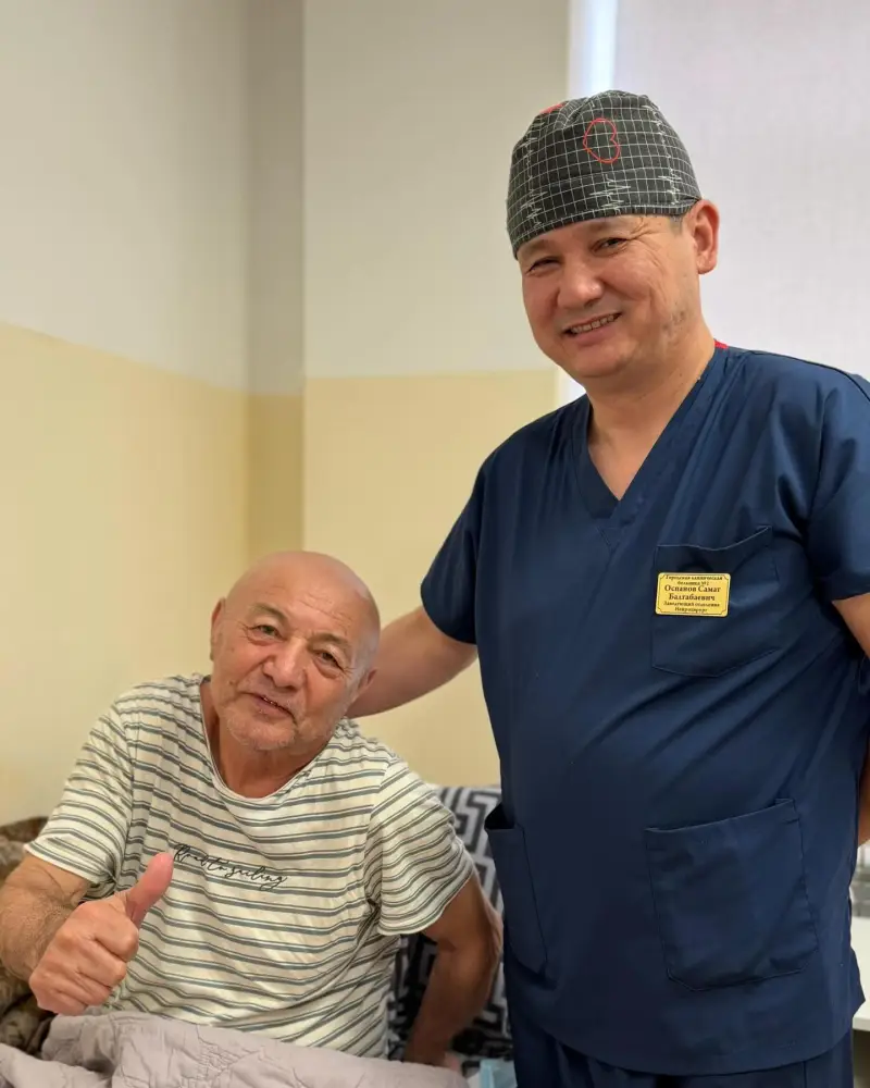 Врачи Шымкента успешно удалили крупную опухоль из позвоночника у 70-летнего пациента Астане