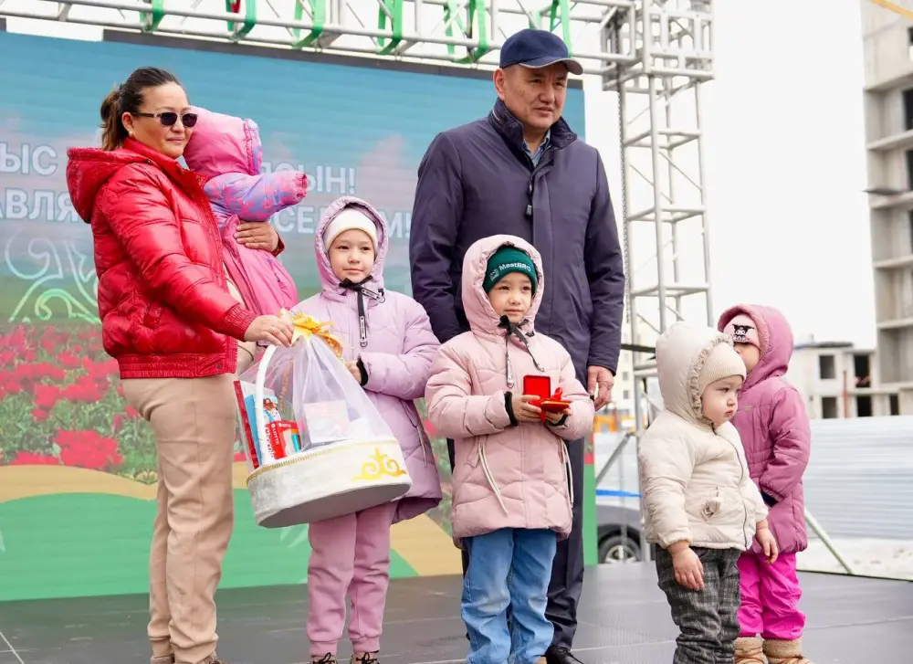 Усть-Каменогорск: 20 семей получили новые квартиры Астане