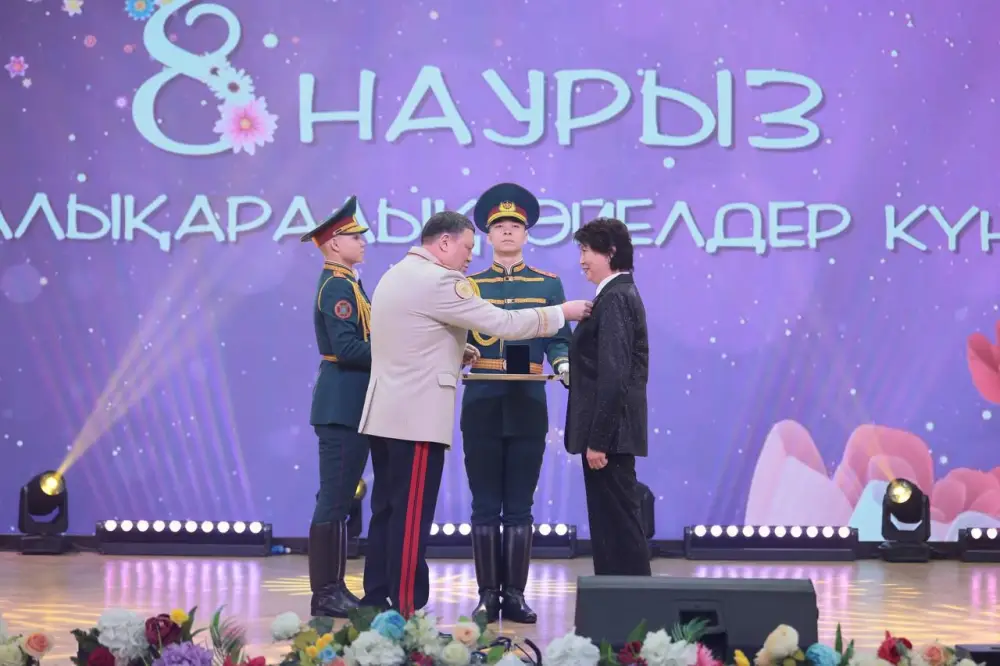 Золотая нота: руководитель хора полиции ВКО отмечена государственной наградой за вклад в культуру Астане