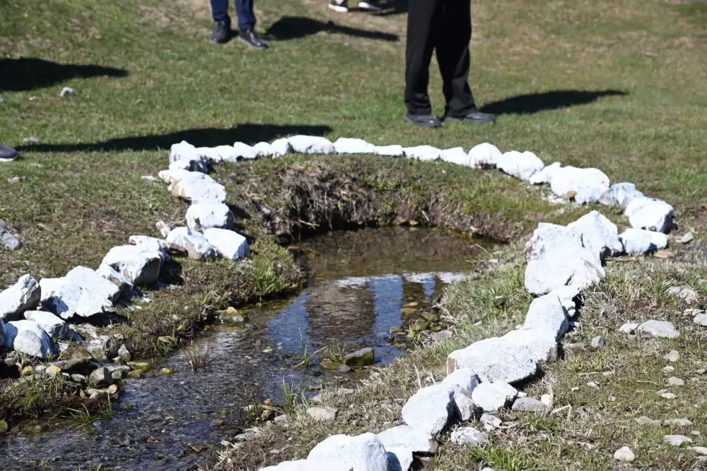 Экологическая акция по очистке родников в Жартытобе высадка деревьев и озеленение Астане