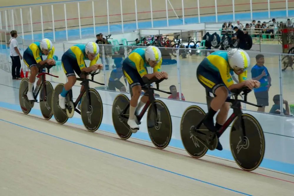 Золотая гонка: Казахстанская юниорка на пьедестале Азии! Астане