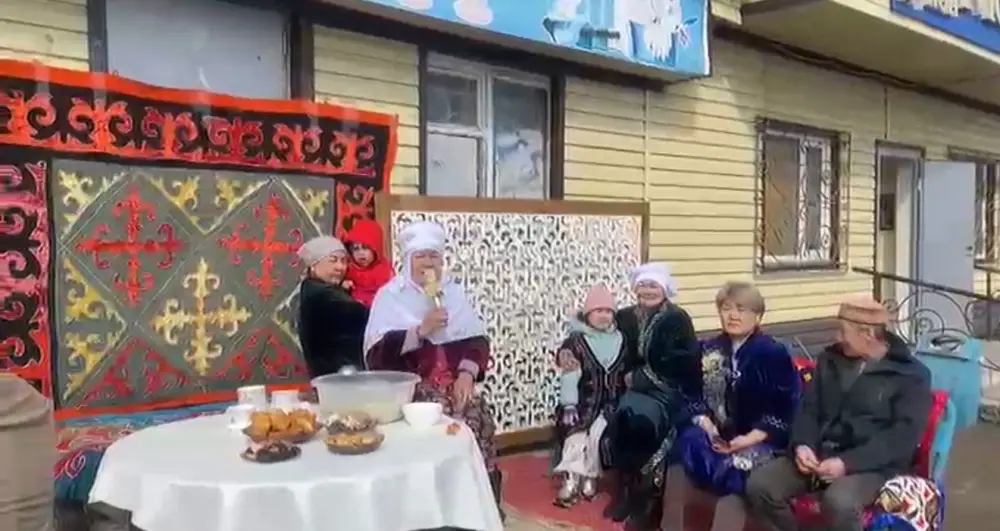 Наурыз в сердце столицы: 78-летняя жительница Астаны расклала праздник под небом Астане