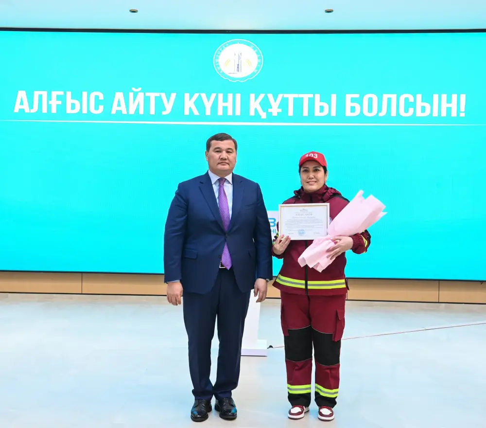 Глава региона наградил работников ряда сфер в честь Дня благодарности (7)