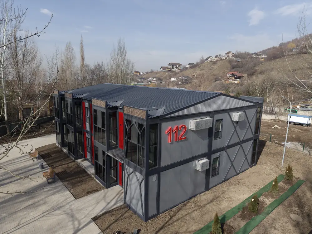 Новые апартаменты для спасателей: в Алматы вручили ключи сотрудникам МЧС (7)