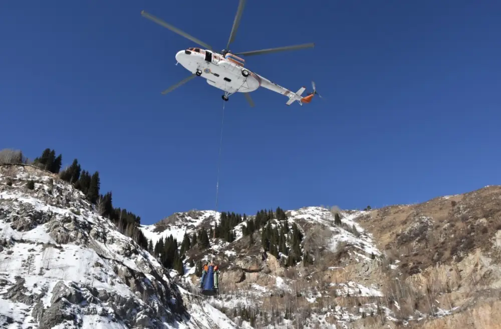 В горах Алматы для спуска лавин применяются современные технологии (6)