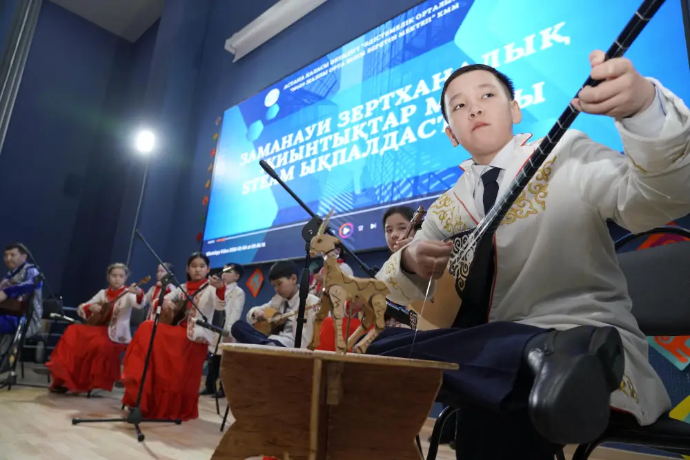 «Интеграция современных лабораторных комплексов и STEAM»: в столице прошел Республиканский научно-практический семинар (6)