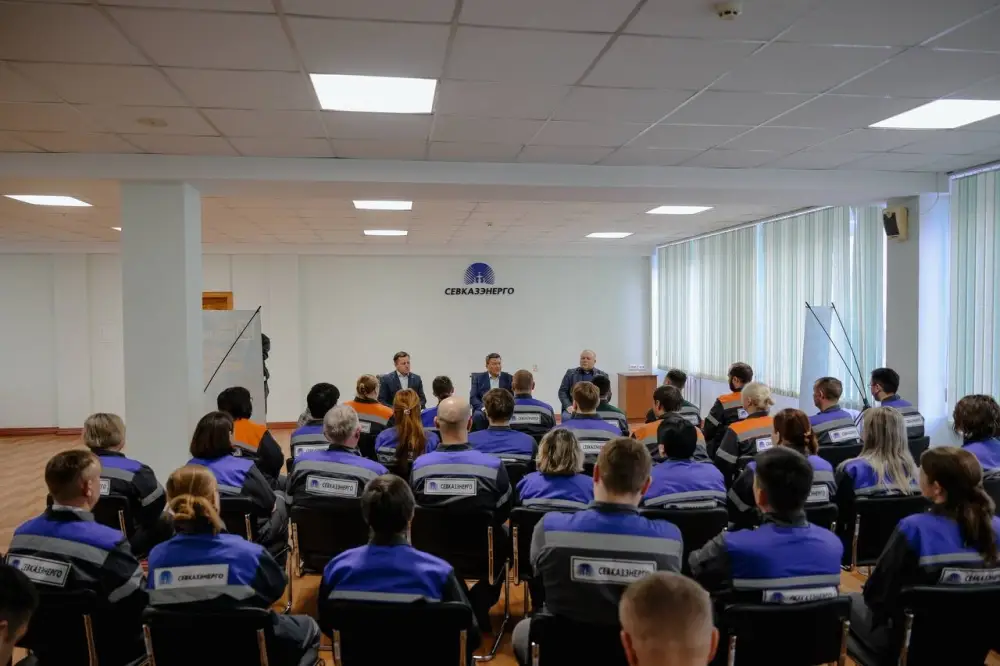 Аким области провёл встречу с коллективом АО «Севказэнерго» для обсуждения работы теплоэнергетической инфраструктуры Астане