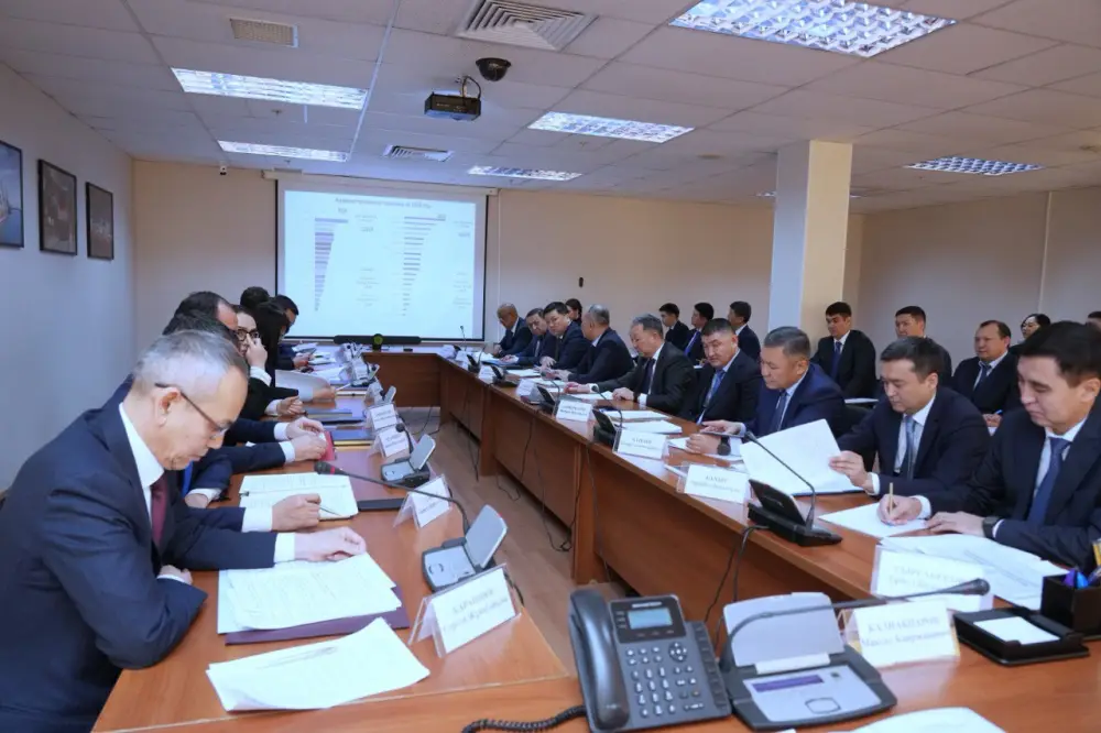 В Астане на заседании коллегии Комитета автомобильного транспорта и транспортного контроля подведены итоги деятельности отрасли за 2025 год (7)