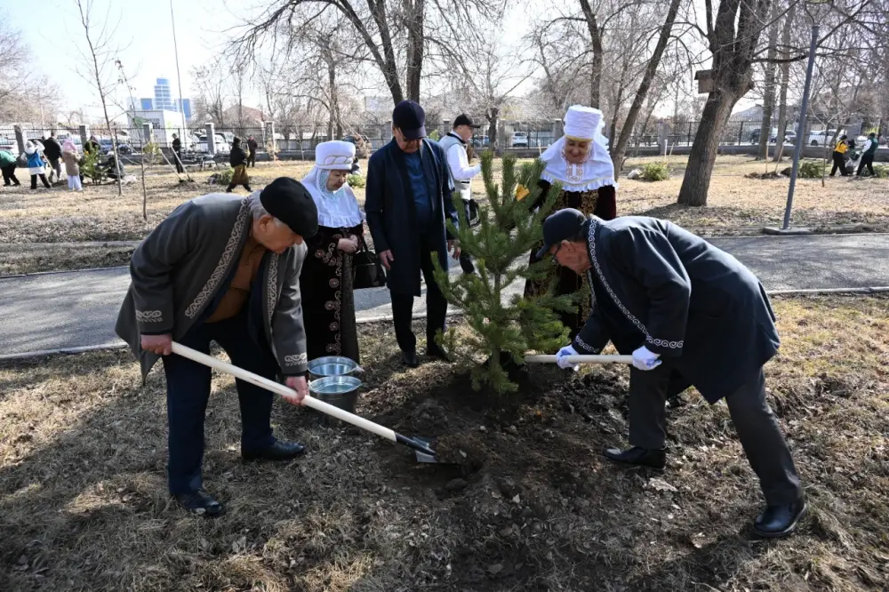«Жаңару күні»: в Жетісу очистили родник и посадили тысячи деревьев (8)