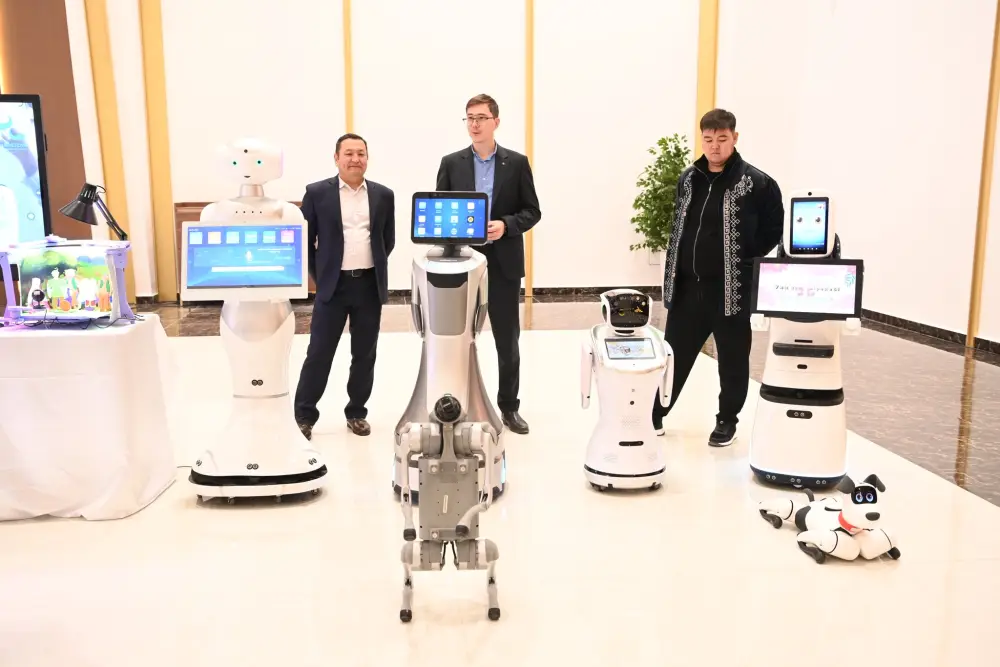 Депутаты Парламента ознакомились с работой Центра компетенций (8)