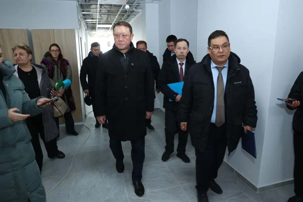 Аким области ознакомился с ходом строительства поликлиники Астане