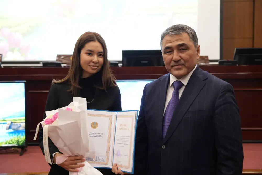 В честь Международного женского дня работницы водной отрасли удостоены государственных и ведомственных наград (10)