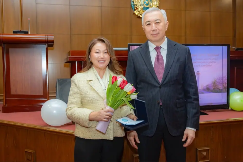 Торжественное собрание в МНЭ: признание вклада женщин в экономику и награждение за достижения Астане