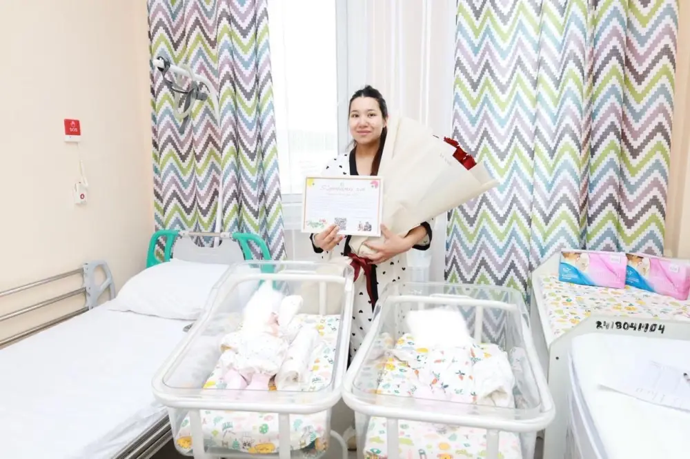 Необычный подарок получили новорожденные в День обновления в Астане (3)