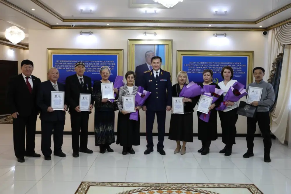 ”Спасибо за службу”: в ДП Актюбинской области чествовали представителей рабочих профессий и ветеранов (3)