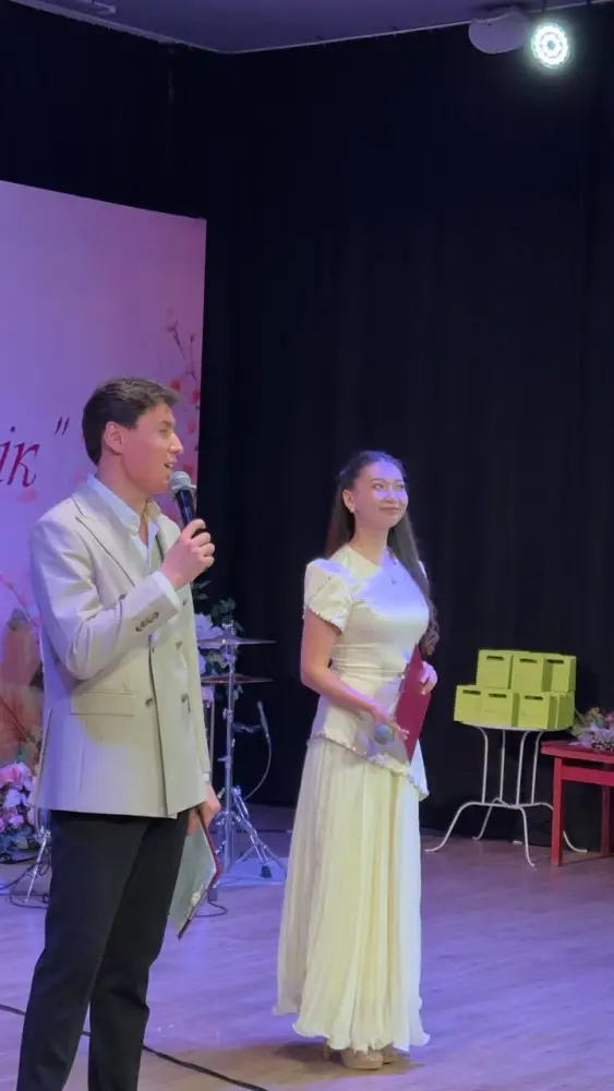 В Астане поэзия распустила цветы на литературном вечере «Жырмен өрілген нәзіктік» Астане