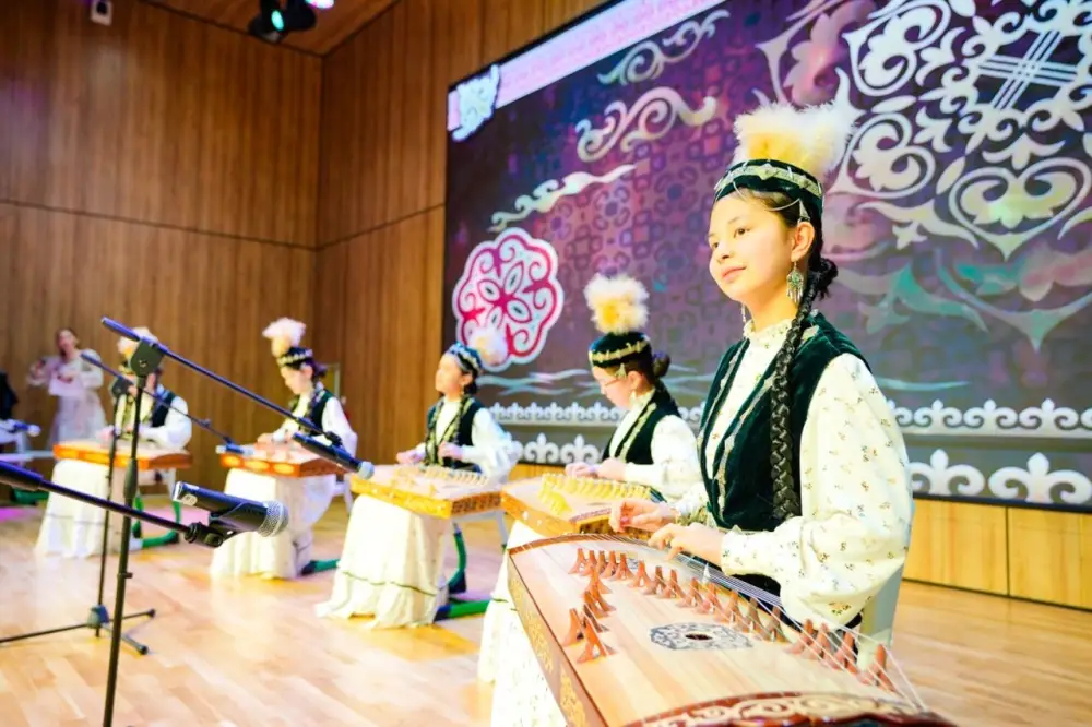 Традиции и современные технологии объединили на концерте в честь Наурыза в Астане (9)