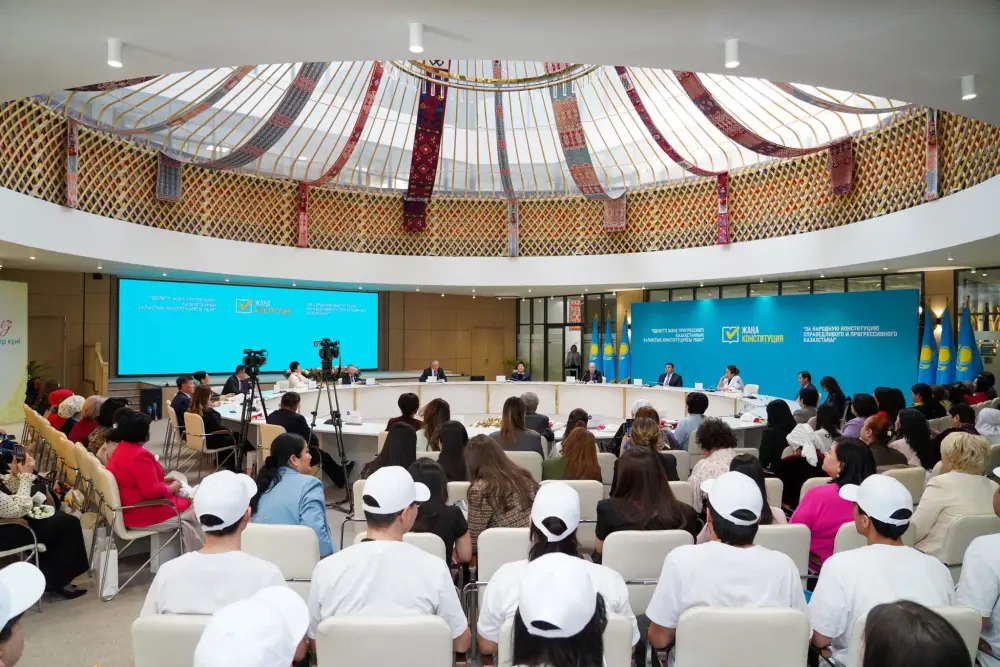 Конституция Туркестана: ключ к справедливости или лишь слова? Астане