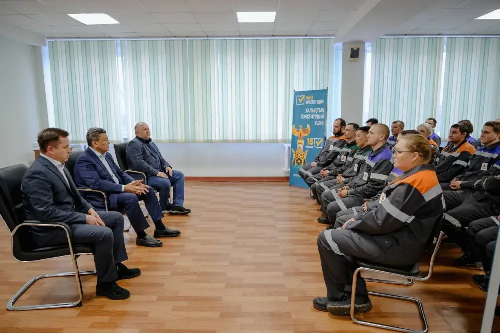 Аким области встретился с коллективом АО «Севказэнерго» (5)