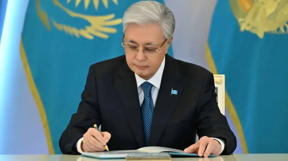 Президент подписал Указ о реализации новой Конституции Казахстана Астане