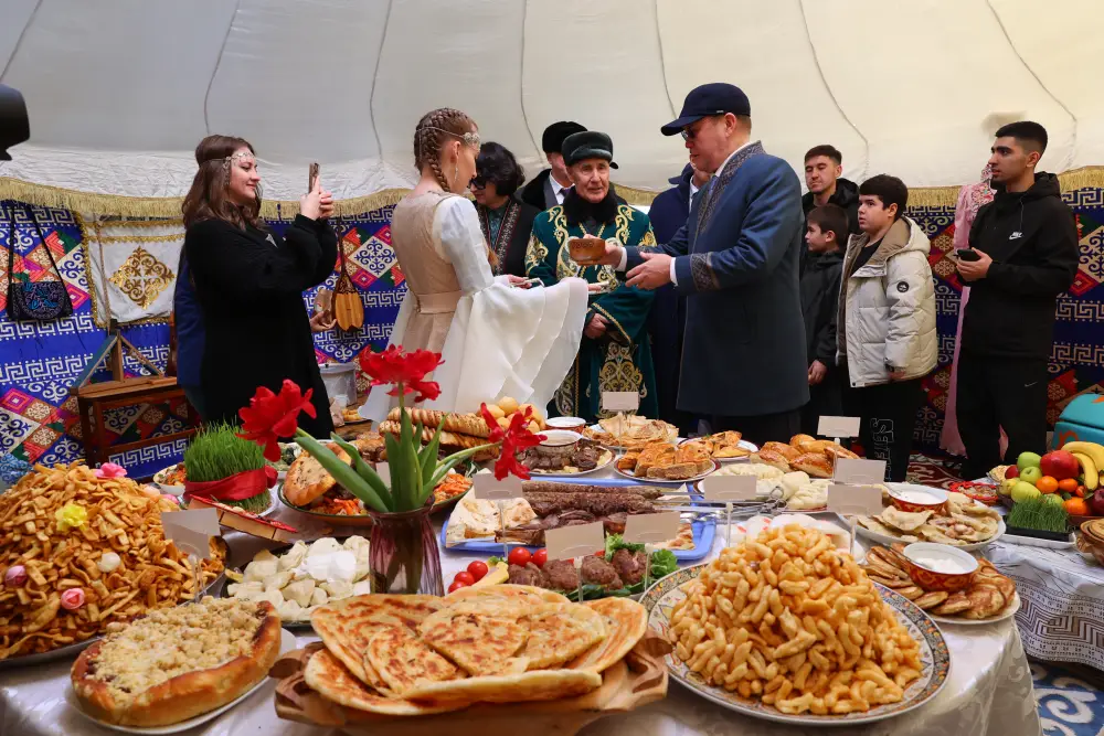 Поздравление акима области с праздником Наурыз (8)