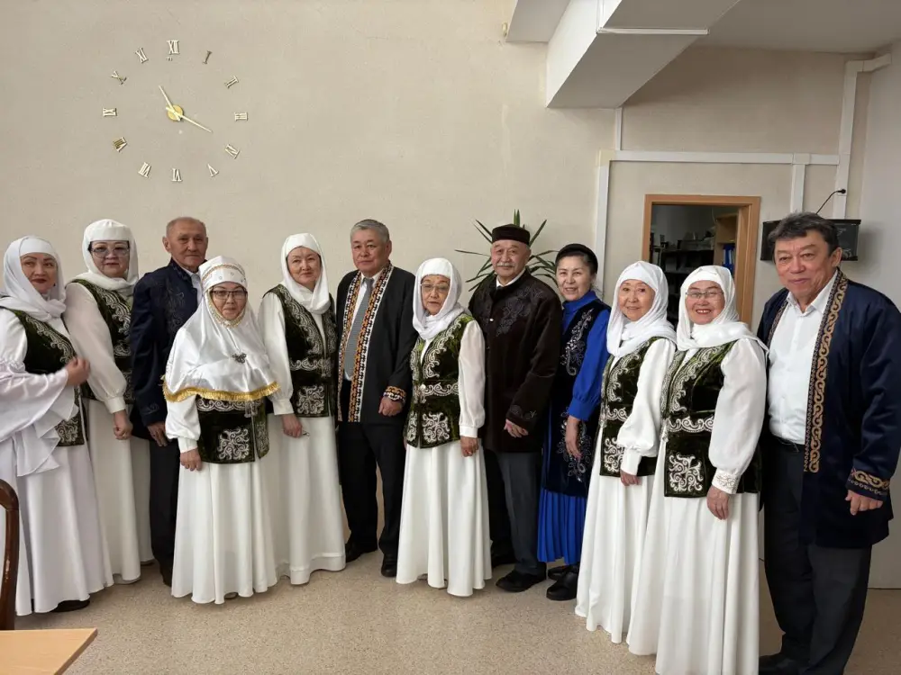 День Шанырака: столичные пенсионеры рассказали студентам о национальных традициях и дали свое благословение Астане