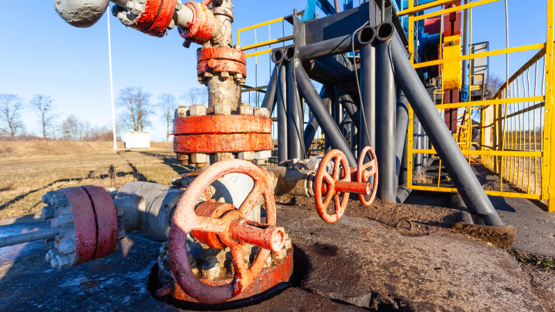 Социальные последствия возможного сокращения добычи нефти в Кувейте и ОАЭ на фоне иранского кризиса Астане