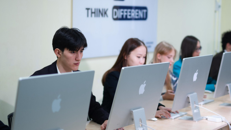 Международный университет информационных технологий объявил о переходе к модели AI Driven University, утвердив новую стратегию развития, направленную на интеграцию искусственного интеллекта в образовательный процесс. Астане