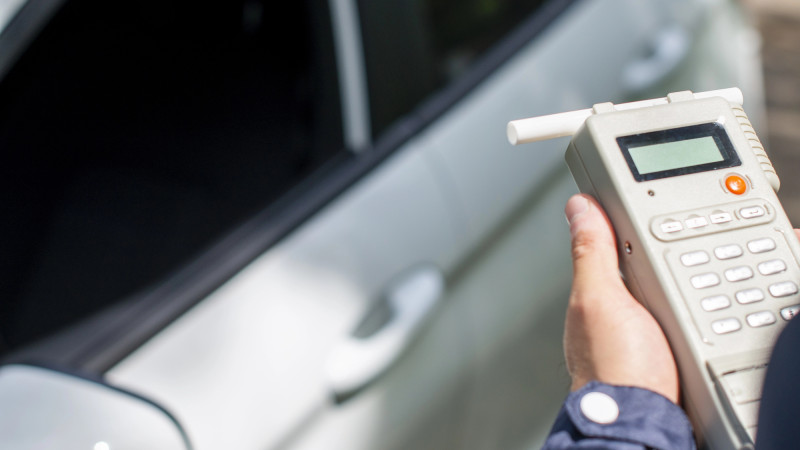 Полицейский в Астане оспорил лишение прав за пьяную езду: дело рассмотрено специализированным судом Астане