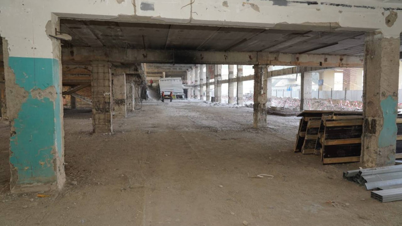 Министр транспорта Нурлан Сауранбаев призвал казахстанцев "чуть-чуть" потерпеть в ожидании завершения ремонта на железнодорожных вокзалах, на фоне разрушений на месте старого вокзала Астаны. Астане