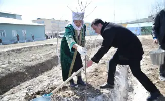 ТУРКЕСТАН: ОТЫРАР ПРЕВРАЩАЕТСЯ В ЗЕЛЕНЫЙ ОАЗИС С ПОМОЩЬЮ 500 НОВЫХ ДЕРЕВЬЕВ