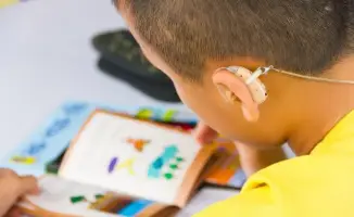 Реабилитация детей с нарушениями слуха в Казахстане: 298 успешных случаев кохлеарной имплантации в 2025 году