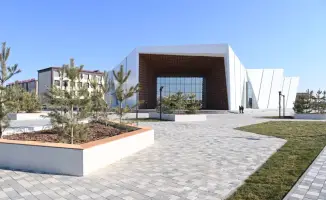 Маяк надежды: депутаты Парламента узнали о работе Центра компетенций для молодежи