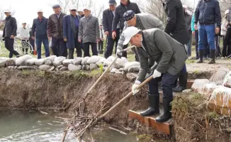1500 участников объединились для очистки родников в Туркестанской области в рамках экозащитной акции «Мөлдір бұлақ»