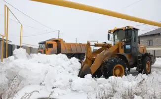 Акмолинская область: снеговая битва за безопасность продолжается круглосуточно