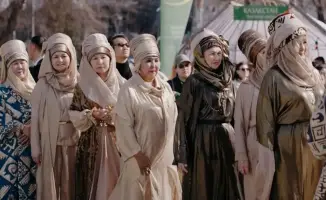 модный показ в Алматы бабушки казахские национальные мотивы