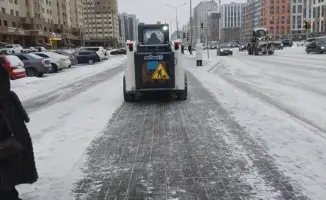 Снегоуборочные работы в Астане более 1748 единиц спецтехники