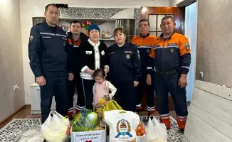 Спасатели Алматы помогают нуждающимся в День милосердия