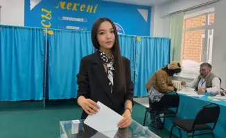 Важный шаг к гражданской ответственности: 18-летняя жительница Астаны впервые проголосовала