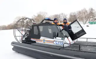 На льдине не застрял: спасение рыбака в Павлодаре!